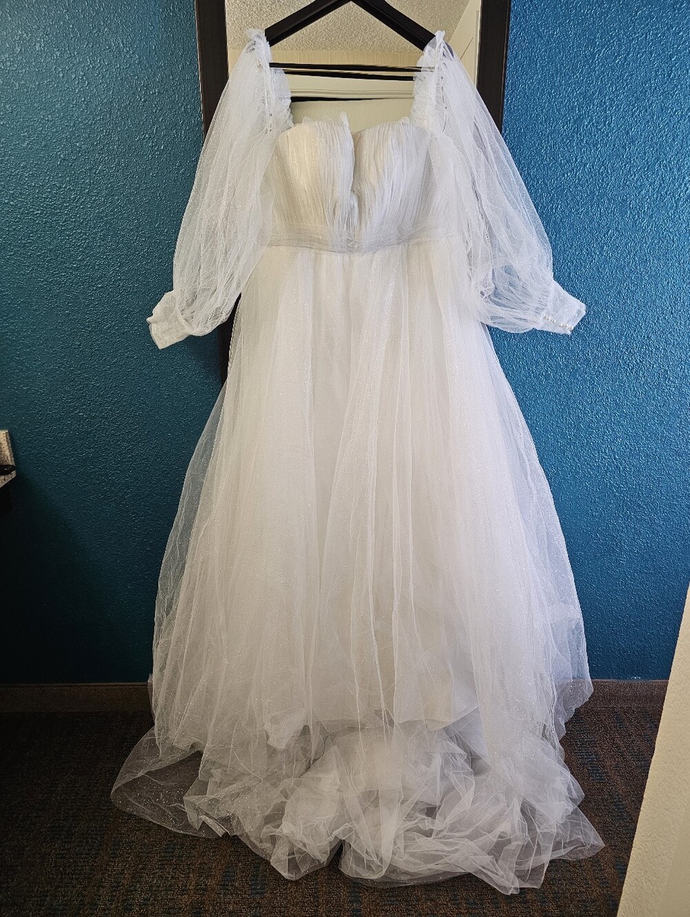 Studio Levana NWT Tamia Wedding Dress Sparkle Sz 16